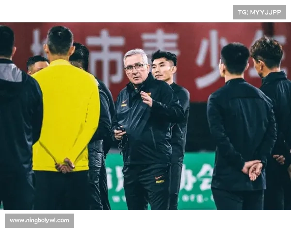 如何帮助伊万突破菱形中场困境并提升战术表现